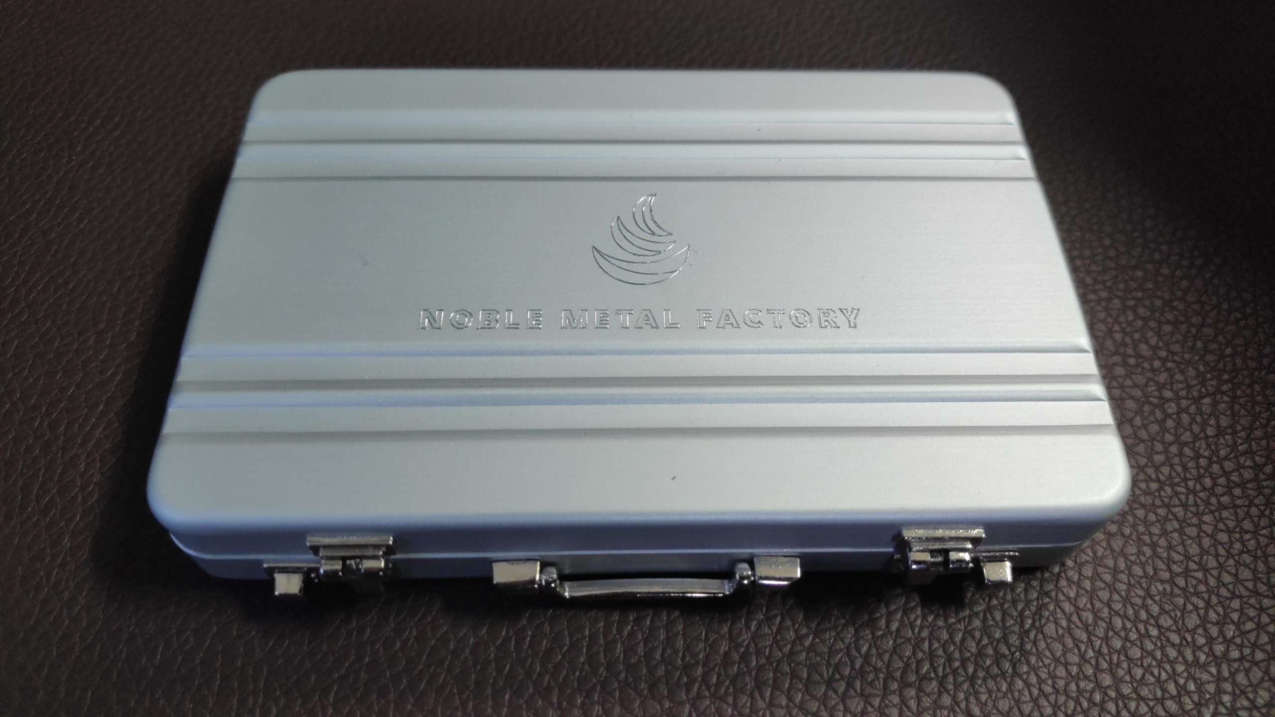 Gravierter Aluminiumkoffer bei Goldreserven kaufen